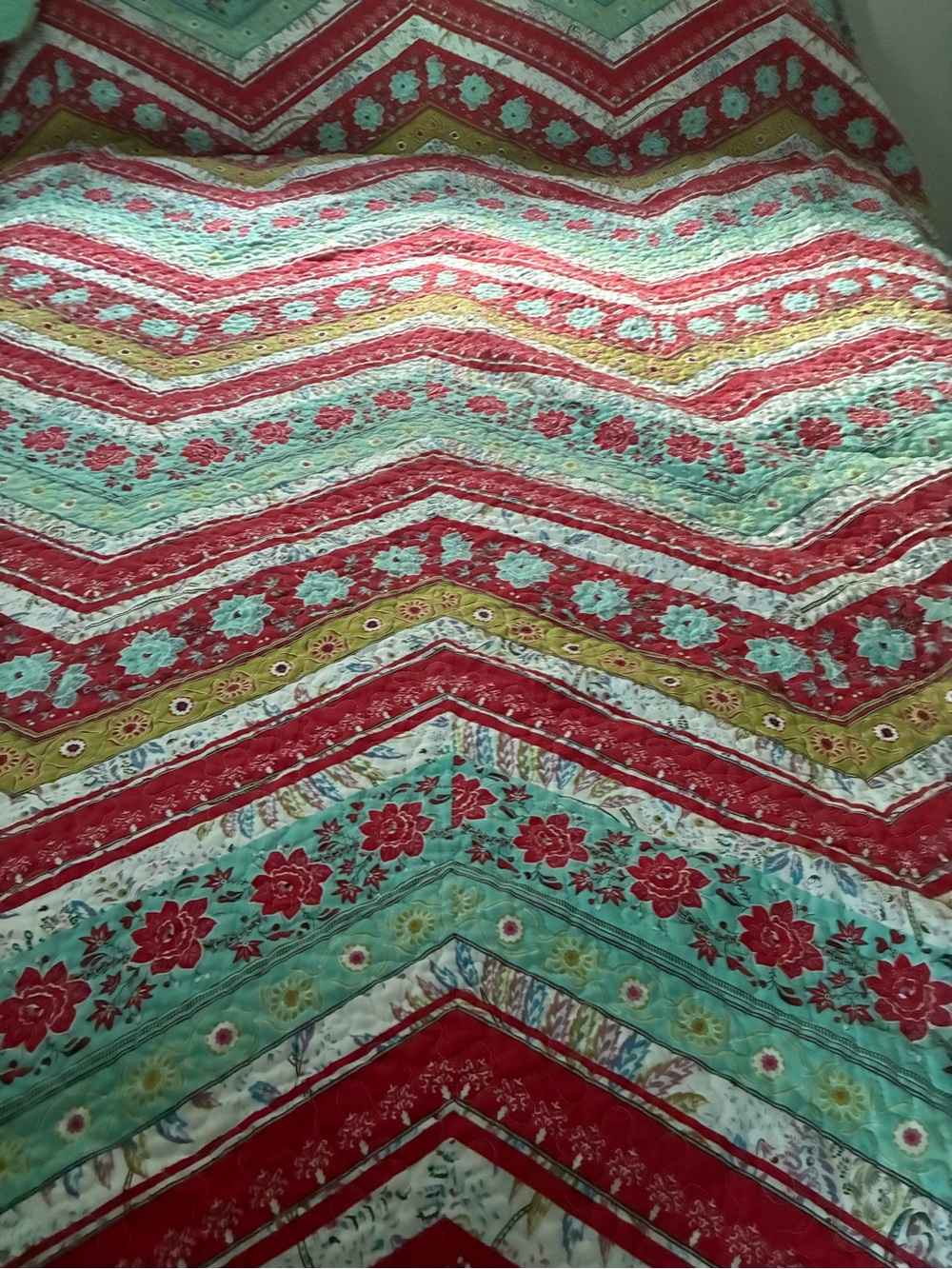 Bohemian Chevron Twin Quilt Set (68" x 86") – reversible